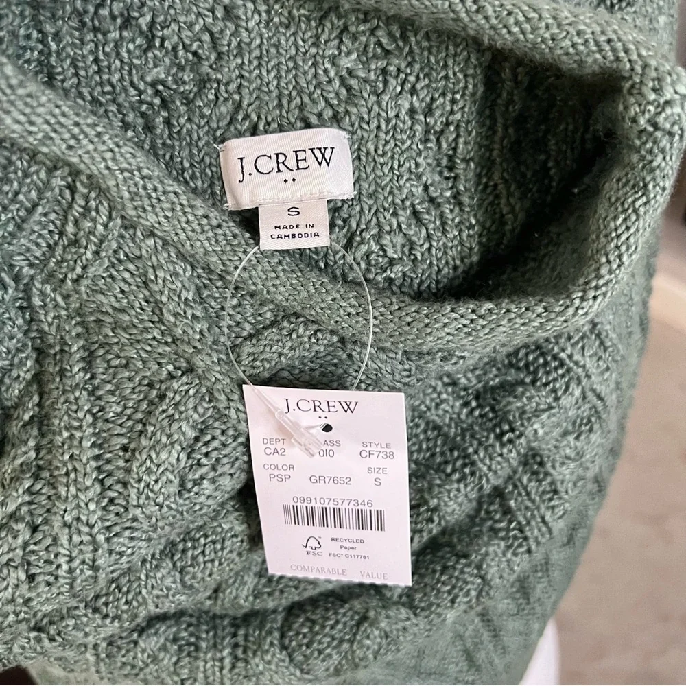 J. Crew Soft Cable Knit Sweater in Pale Spinach Green Size S NWT